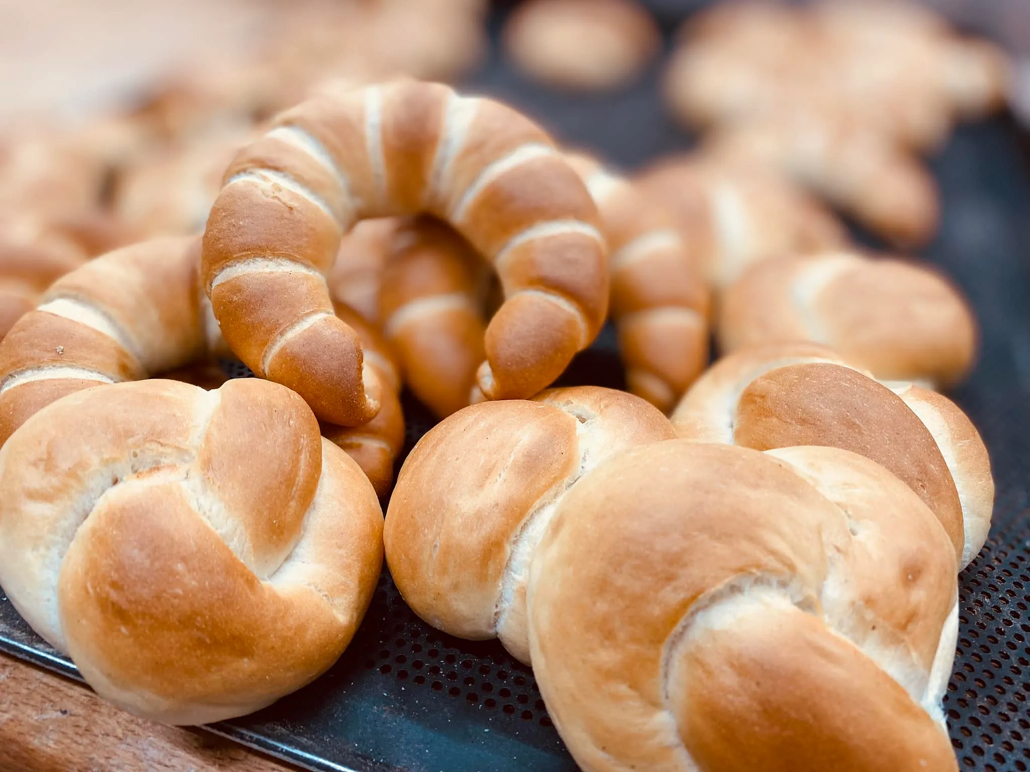 Bäckerei Christian Peter Brück - Hörnchen, Zopf